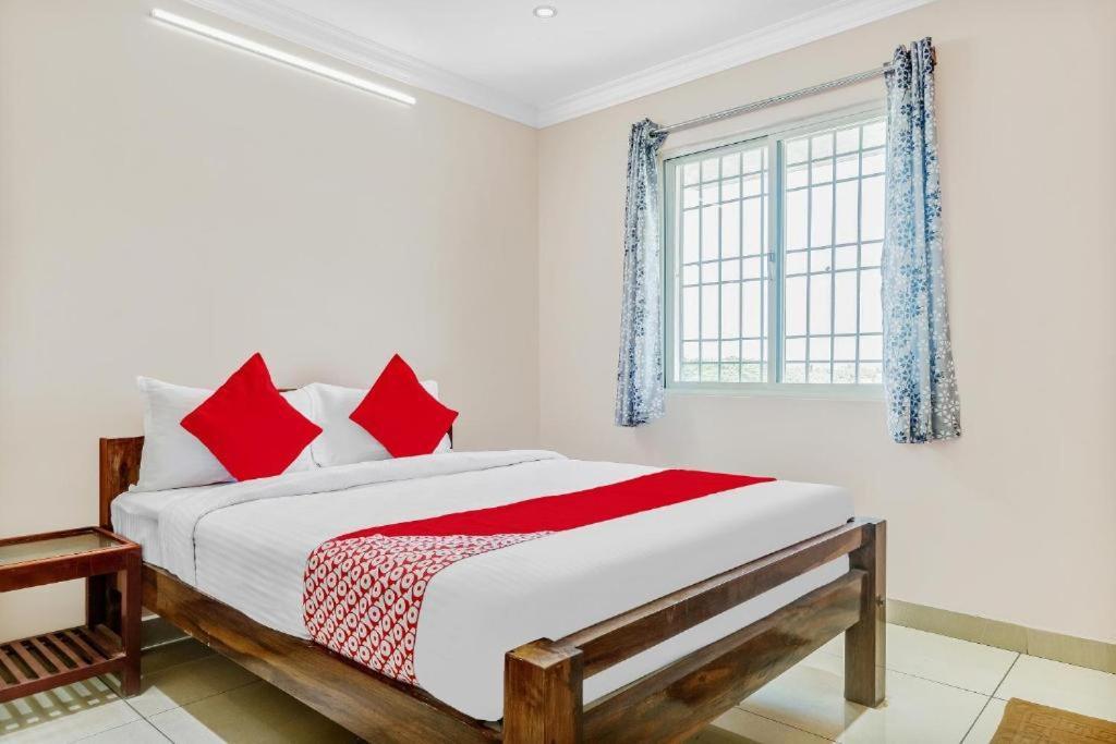 Pn Samy Inn Pondicherry Ngoại thất bức ảnh